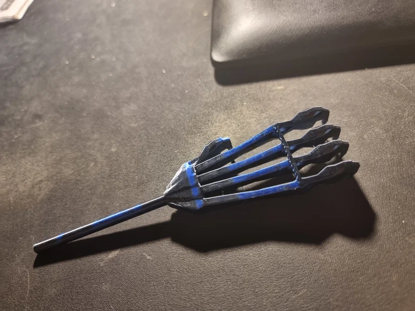 Cây gãi lưng hình bàn tay bộ xương (Skeletal back scratcher) 3D - Image 1