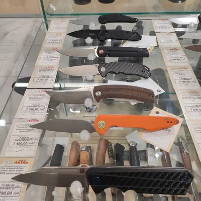Giá đỡ trưng bày dao phiên bản dài - Knife Display Stand 3D