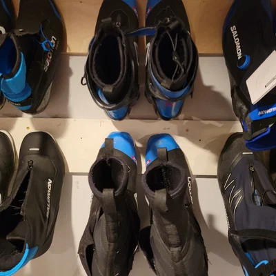 Giá treo giày trượt tuyết (Cross Country Ski Boot) gắn tường 3D