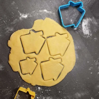 Khuôn cắt bánh quy Quarantine (Quarantine cookie cutter)