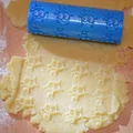 Cây cán bột khắc hoa văn Noel dập lên bột bánh quy (xmas/chrismas/cook) - Thumbnail 1