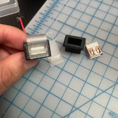 Giá đỡ cổng USB A kèm nắp đậy chống bụi tiện lợi cho dự án DIY