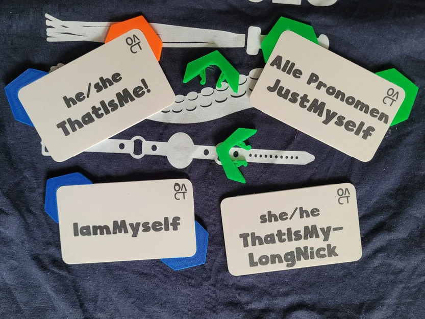 ClickTags - nametag nam châm với cánh wing gắn rời - bảng tên queer & kinky - Image 2