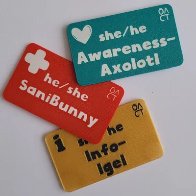 ClickTags - nametag nam châm với cánh wing gắn rời - bảng tên queer & kinky