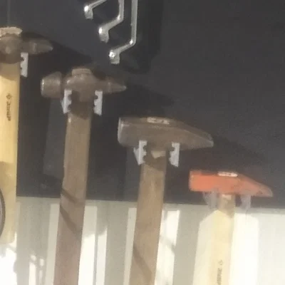 Giá treo búa (Hammer holder) gắn tường cho xưởng làm việc ngăn nắp