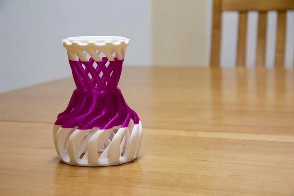 Bình Vortex Ring Vase - Image 1