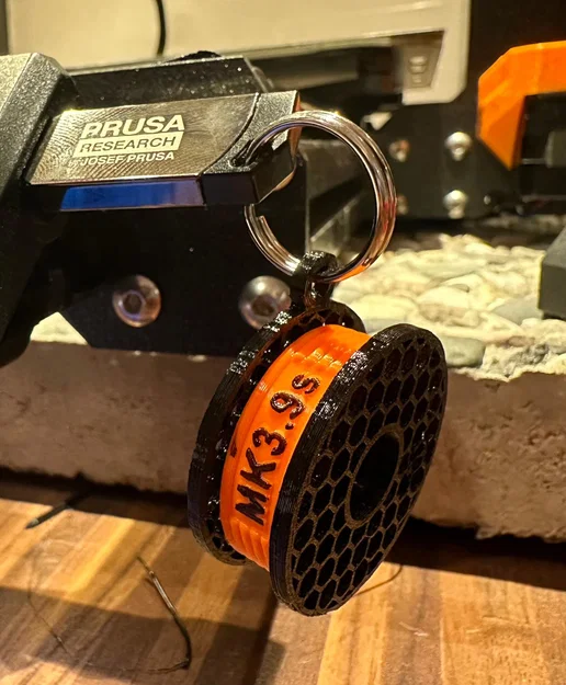 Móc khóa cuộn chỉ (Spool) tùy chỉnh - Phụ kiện độc đáo cho tín đồ in 3D - Image 1