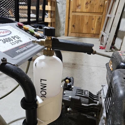 Giá đỡ Foam Cannon cho máy rửa áp lực (Pressure Washer Foam Cannon Holder)