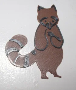Mô hình trang trí chú gấu mèo Raccoon hai màu siêu đáng yêu - Image 1