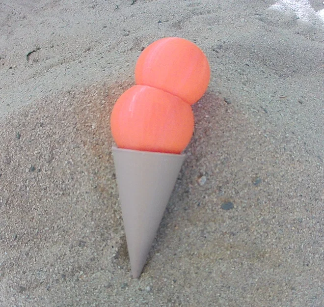 Mô hình kem ốc quế hai màu độc đáo (Duel Color Ice Cream Cone) - Image 1