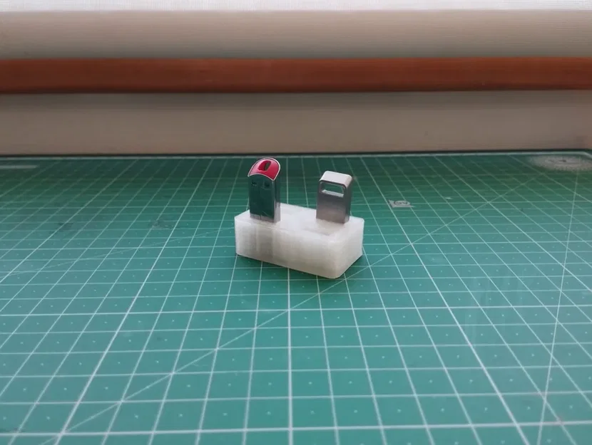 Khay Đựng USB Để Bàn Gọn Gàng - Thiết Kế In 3D Đơn Giản - Image 1