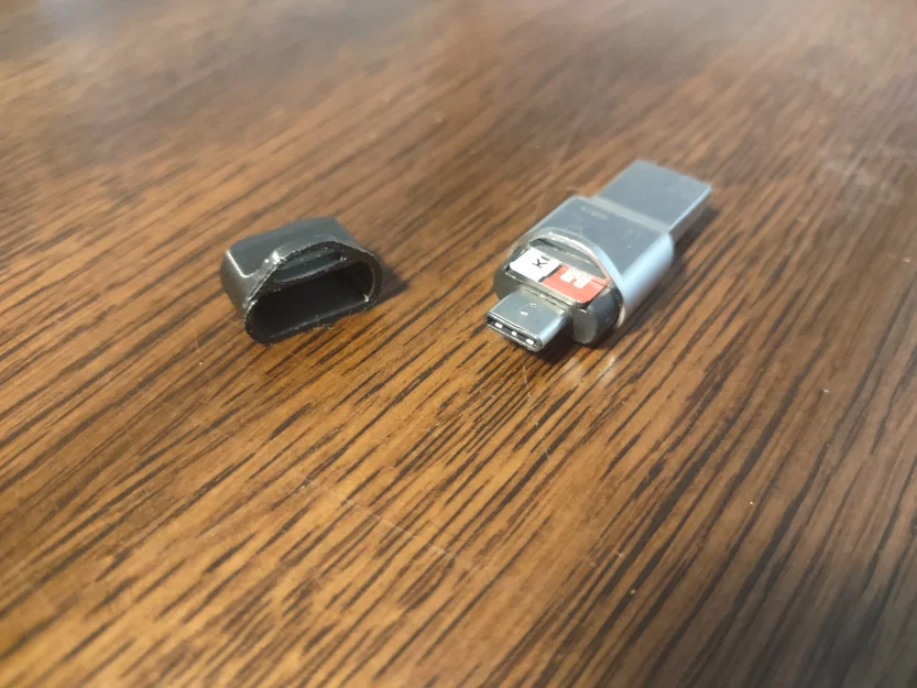 Nắp đậy thay thế cho đầu đọc thẻ Kingston MobileLite Duo 3C - Image 2
