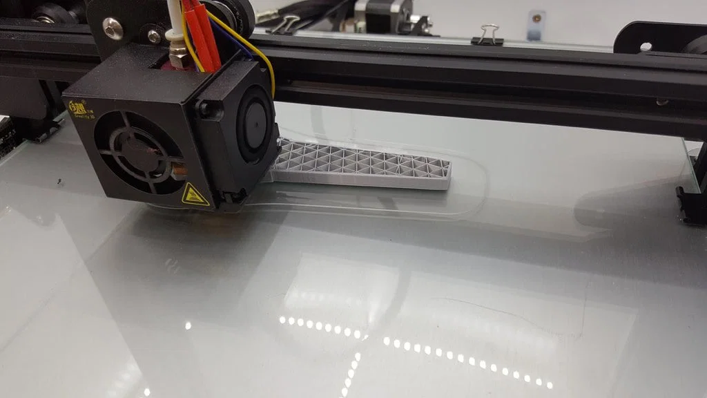 Ngàm gắn camera Logitech C-910 cho máy in Creality CR-10 - Image 5