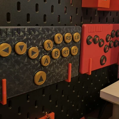 Giá treo Flatbox Controller lên bảng Ikea Skadis