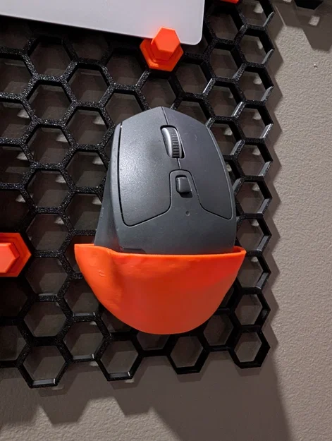 Giá treo chuột Logitech M720 cho Honeycomb Storage Wall siêu gọn - Image 1