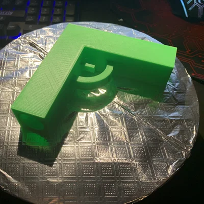 Mô hình Glock thiết kế Low Poly độc đáo cho người yêu in 3D