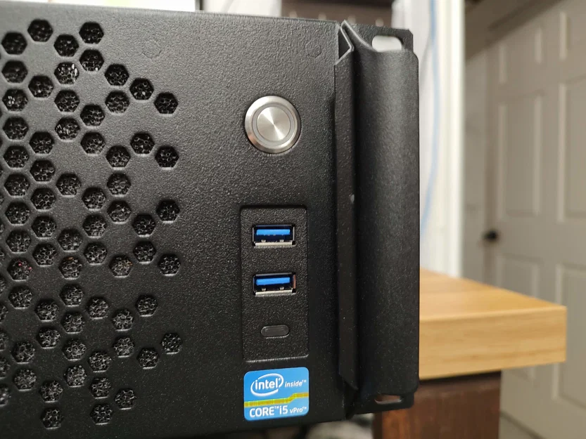 Miếng bịt USB-C cho Sliger Chassis - Image 2