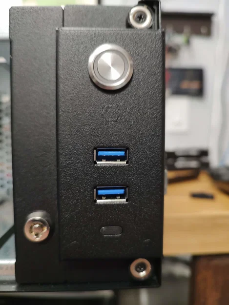 Miếng bịt USB-C cho Sliger Chassis - Image 3