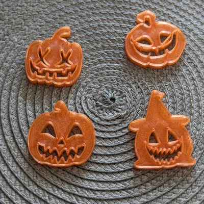 Bộ Khuôn Dấu Đất Nặn Halloween: Đồ Chơi Sáng Tạo Cho Bé