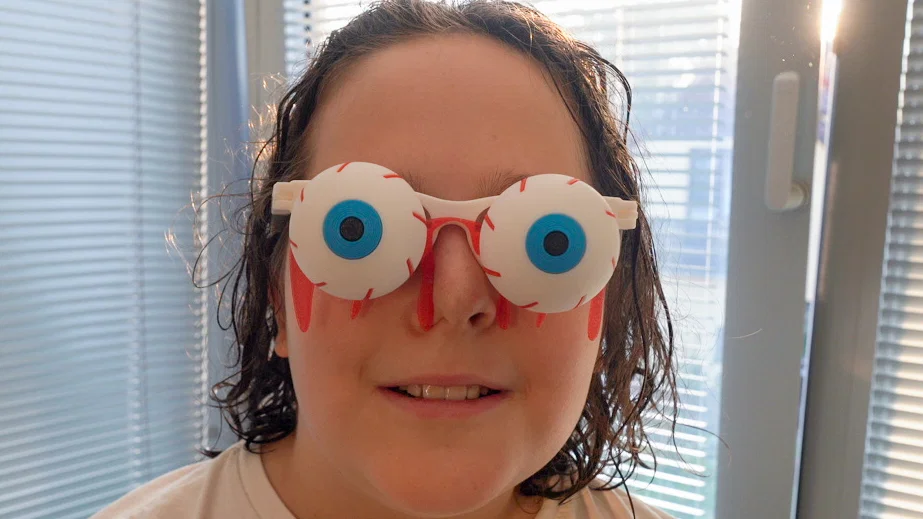 Kính Halloween Mắt Đỏ Ngầu (Bloodshot Eyes Glasses) - Image 2