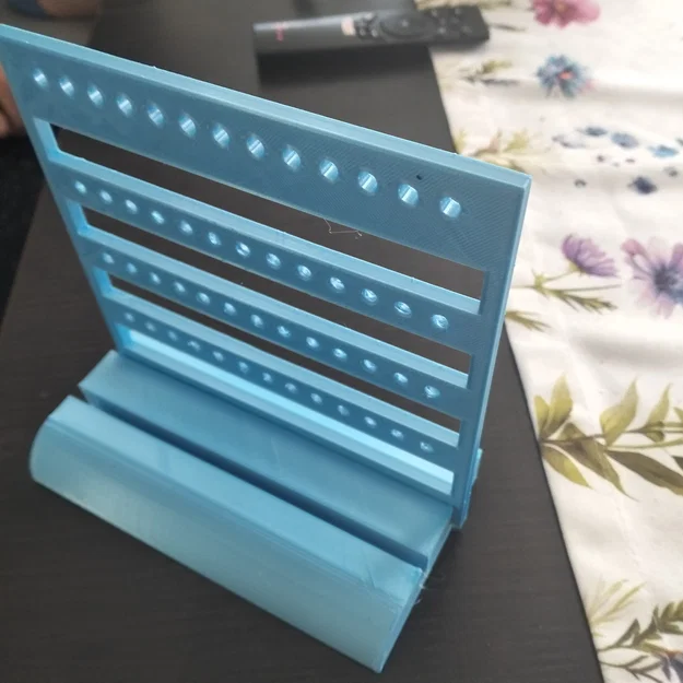 Giá đỡ bông tai 3D tiện dụng - Sắp xếp trang sức gọn gàng tại nhà - Image 1