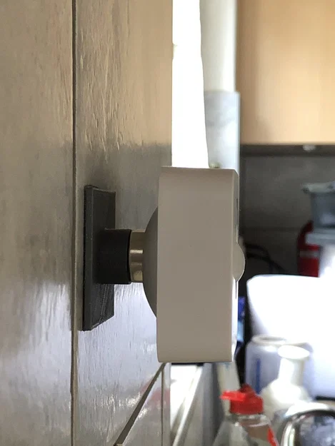 Giá treo tường cho cảm biến chuyển động Philips Hue - Image 3