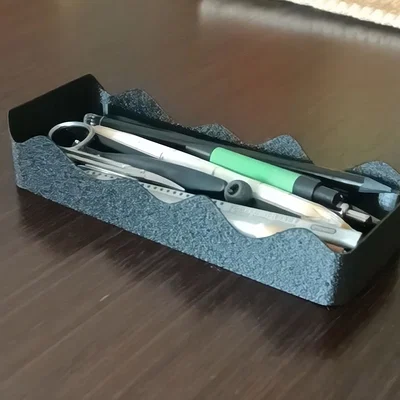 Giá đựng bút nằm ngang