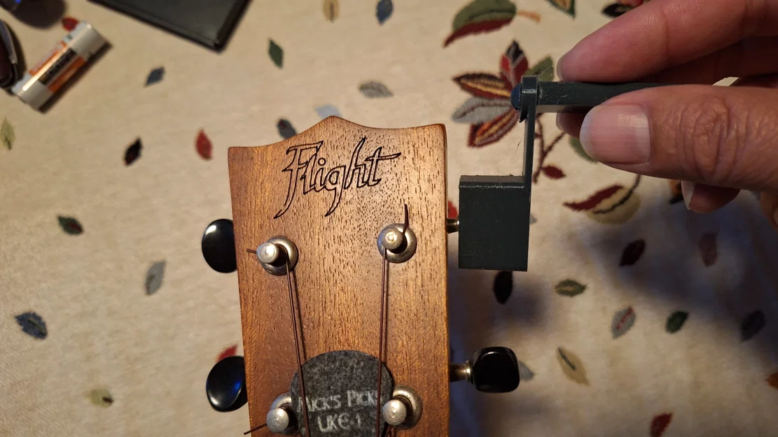 Dụng cụ hỗ trợ lên dây đàn Ukulele (String Winder) - Tự in 3D dễ dàng - Image 1