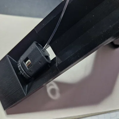 Giá treo tường cho Stormbreaker hỗ trợ Arti Teq Twister