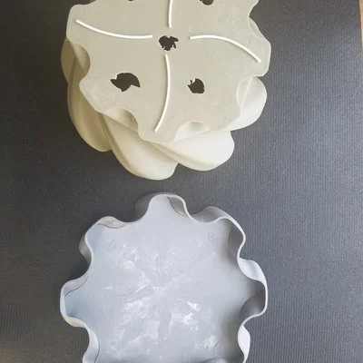 Chậu Trồng Cây Xoắn Lớn (Large Torqued Planter)