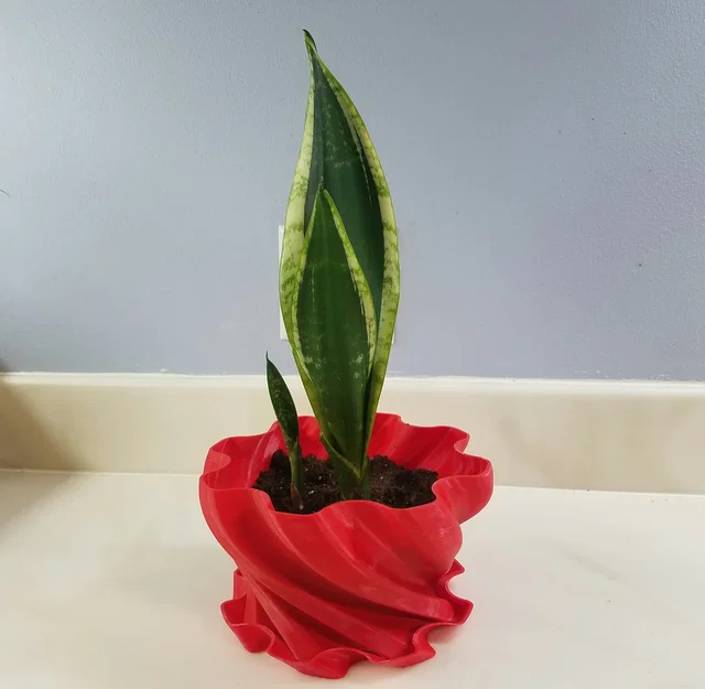 Chậu Trồng Cây Xoắn Lớn (Large Torqued Planter) - Image 4