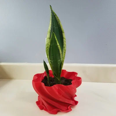 Chậu Trồng Cây Xoắn Lớn (Large Torqued Planter)