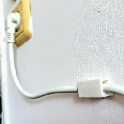 Móc treo dây điện gắn tường đơn giản - Giải pháp gọn gàng