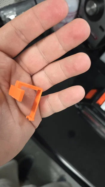Giá treo bộ sạc pin Black & Decker gắn tường 3D in tiện lợi - Image 4