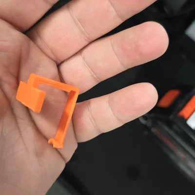Giá treo bộ sạc pin Black & Decker gắn tường 3D in tiện lợi