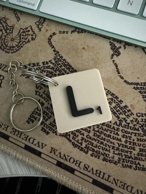 Móc Khóa Chữ Cái Scrabble L Độc Đáo - Tự In 3D Đơn Giản - Image 1