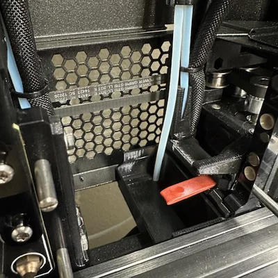 Prusa XL: Debris Bucket dock phải có lỗ thoát ống PTFE trong enclosure (TPU)