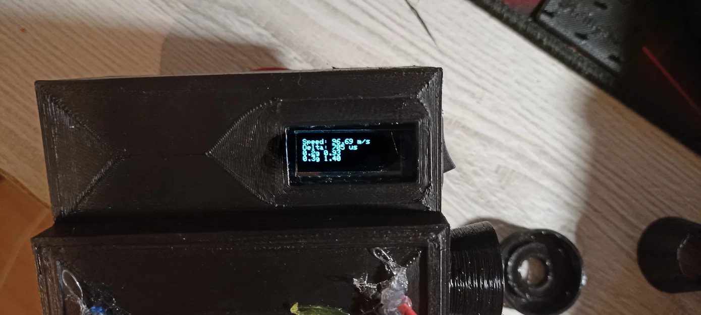 Vỏ hộp máy đo tốc độ đạn Airsoft DIY cho ESP32 và màn hình OLED - Image 1