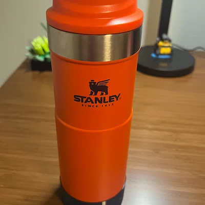 Boot TPU gắn AirTag cho Stanley Trigger-Action Travel Mug 16oz/20oz
