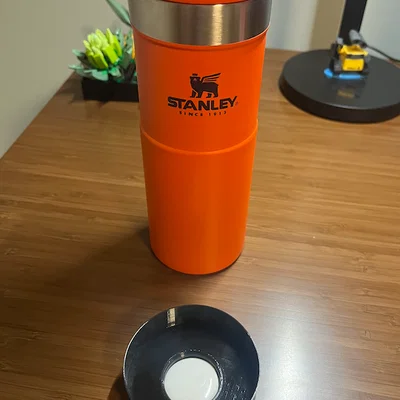 Boot TPU gắn AirTag cho Stanley Trigger-Action Travel Mug 16oz/20oz