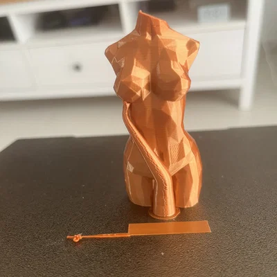 Mô hình tượng nữ thân mình Low Poly trang trí nghệ thuật