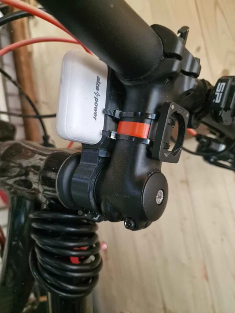 Giá đỡ sạc dự phòng AlzaPower 10k mAh cho xe đạp - Image 1