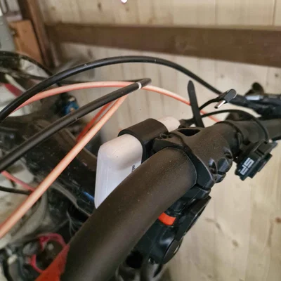 Giá đỡ sạc dự phòng AlzaPower 10k mAh cho xe đạp