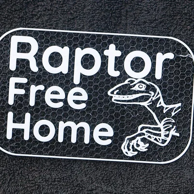 Bảng hiệu “Raptor Free”