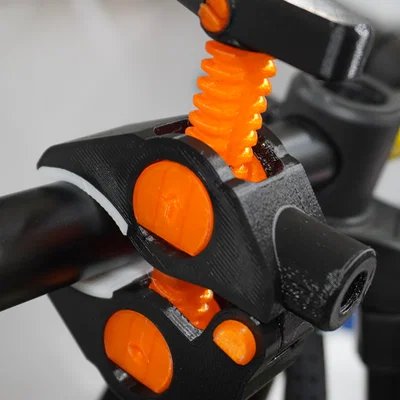 Kẹp với trục ren trái/phải đặc trưng (Clamp with Distinctive Threaded Shaft)