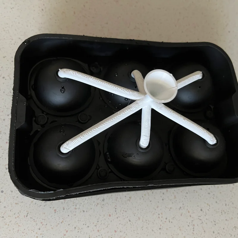 Phễu châm nước cho khuôn đá viên (Funnel for ice cube tray)