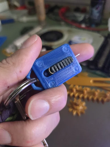 Apple Sim Tool Key Chain Carrier (giá giữ SIM tool gắn móc khóa) - Image 2