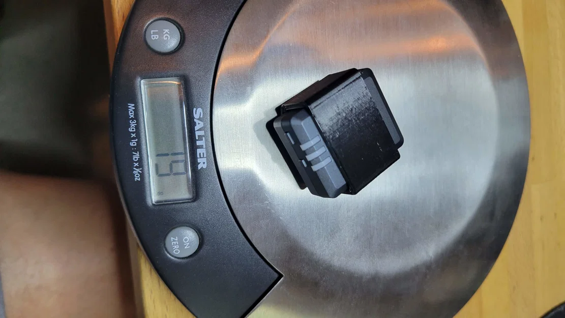 Ngàm gắn Remote ID Ruko R111 lên dây đai pin (Battery Strap Mount) - Image 4