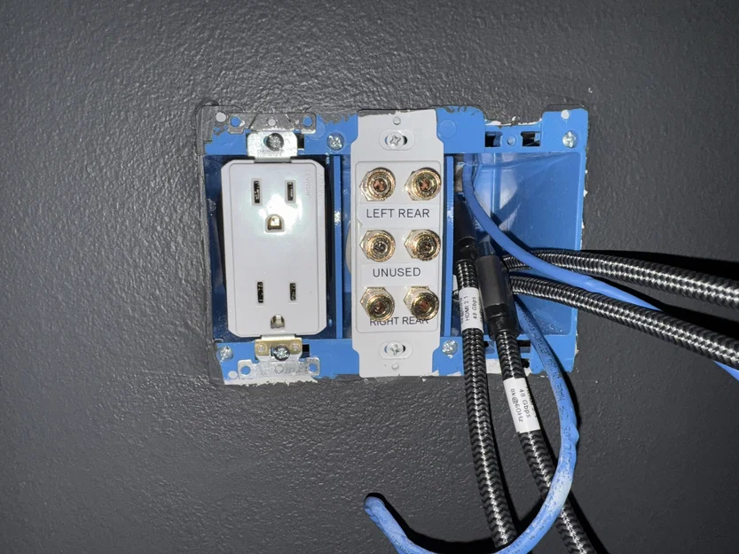Vách ngăn hộp điện Carlon Low-Voltage (B355R, B468R) - Image 2