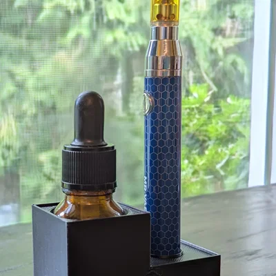 Đế giữ lọ tinh dầu và bút Vape nhỏ gọn - Bản in 3D đơn giản